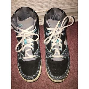NIKE Air Assault